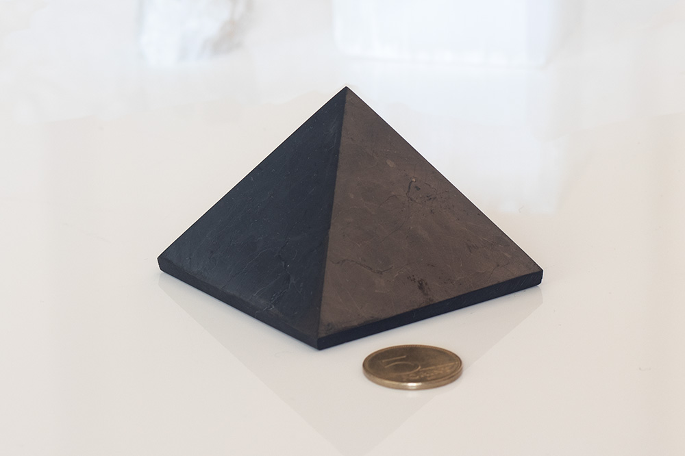 Sungitok - Sungit 6 cm-es piramis - Több méretben