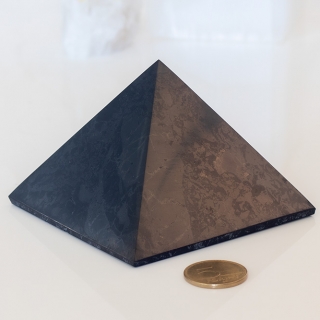 Sungit-piramis-8-cm