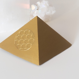Orgonit Piramis 7*7 cm - Élet Virága